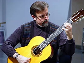 Guitar Prof Receives Fulbright to Teach in Mexico